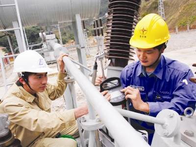Lào Cai: Điện chảy ngược